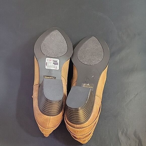 BRAND NEW COMFORT POINTED TOE ANKLE ACCENT AND RUCHED DETAILING ZIP CLOSURE BOOT - Picture 12 of 12